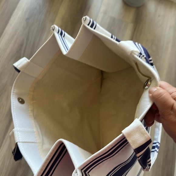 Obagi Canvas Tote with Navy and White Stripes NWOT - Picture 3 of 3